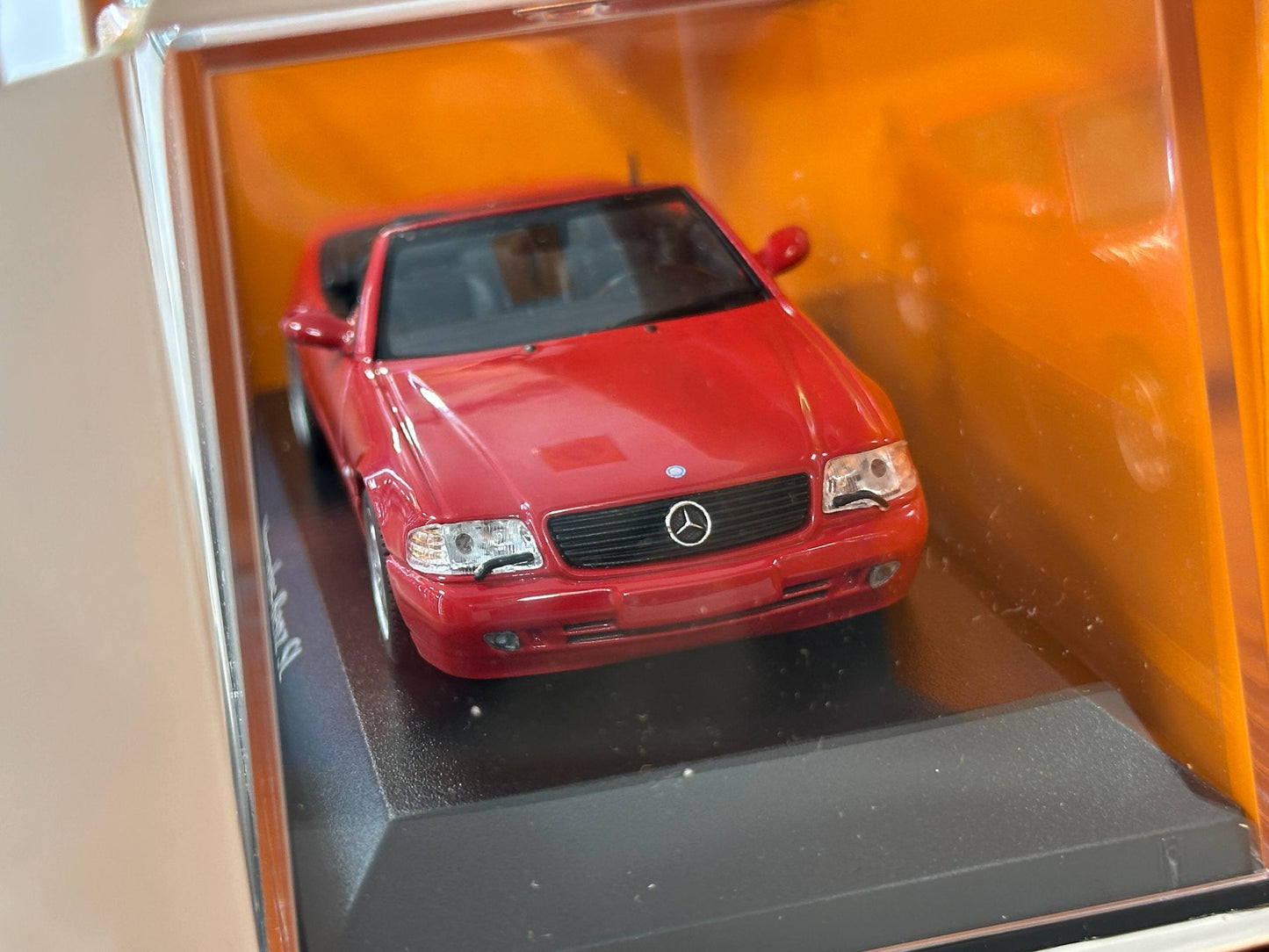 1/43 Diecast Mercedes Benz SL 1999 in Red (Maxichamps)