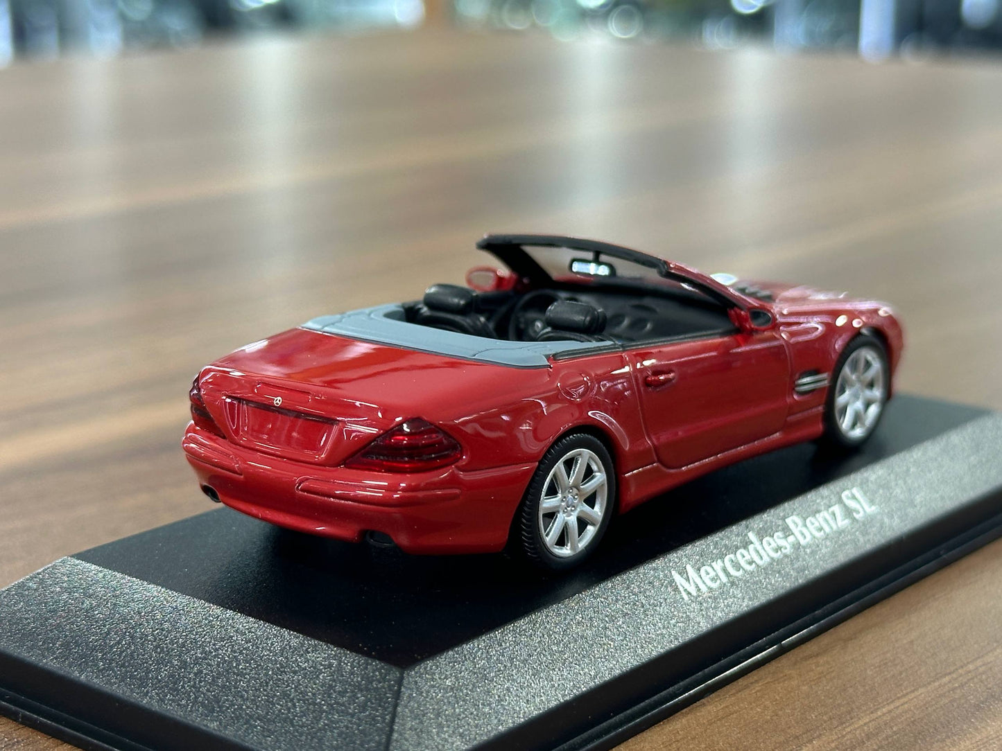 1/43 Diecast Mercedes Benz SL-Class 2001 in Red (Maxichamps)