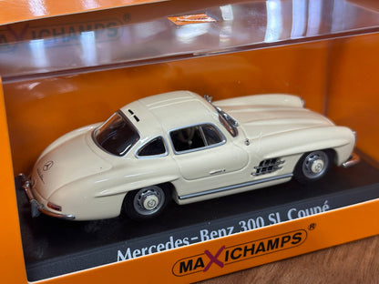 1/43 Diecast Mercedes Benz 300 SL Coupe 1955 in White (Maxichamps)