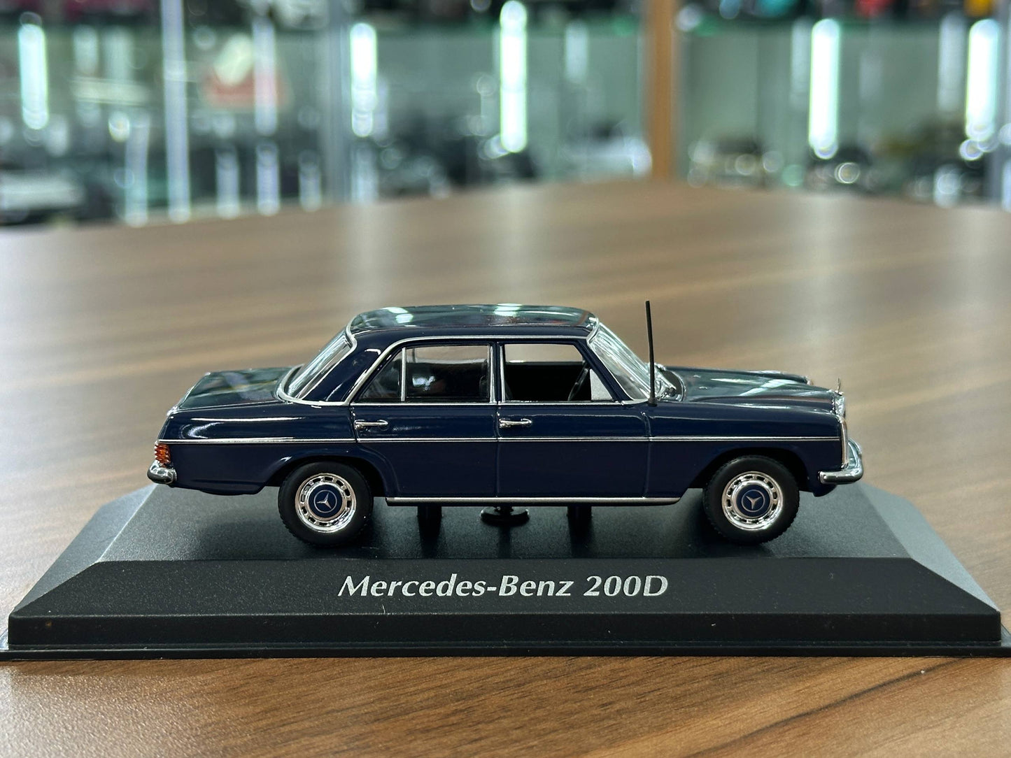 1/43 Diecast Mercedes Benz 200D 1973 in Blue (Maxichamps)