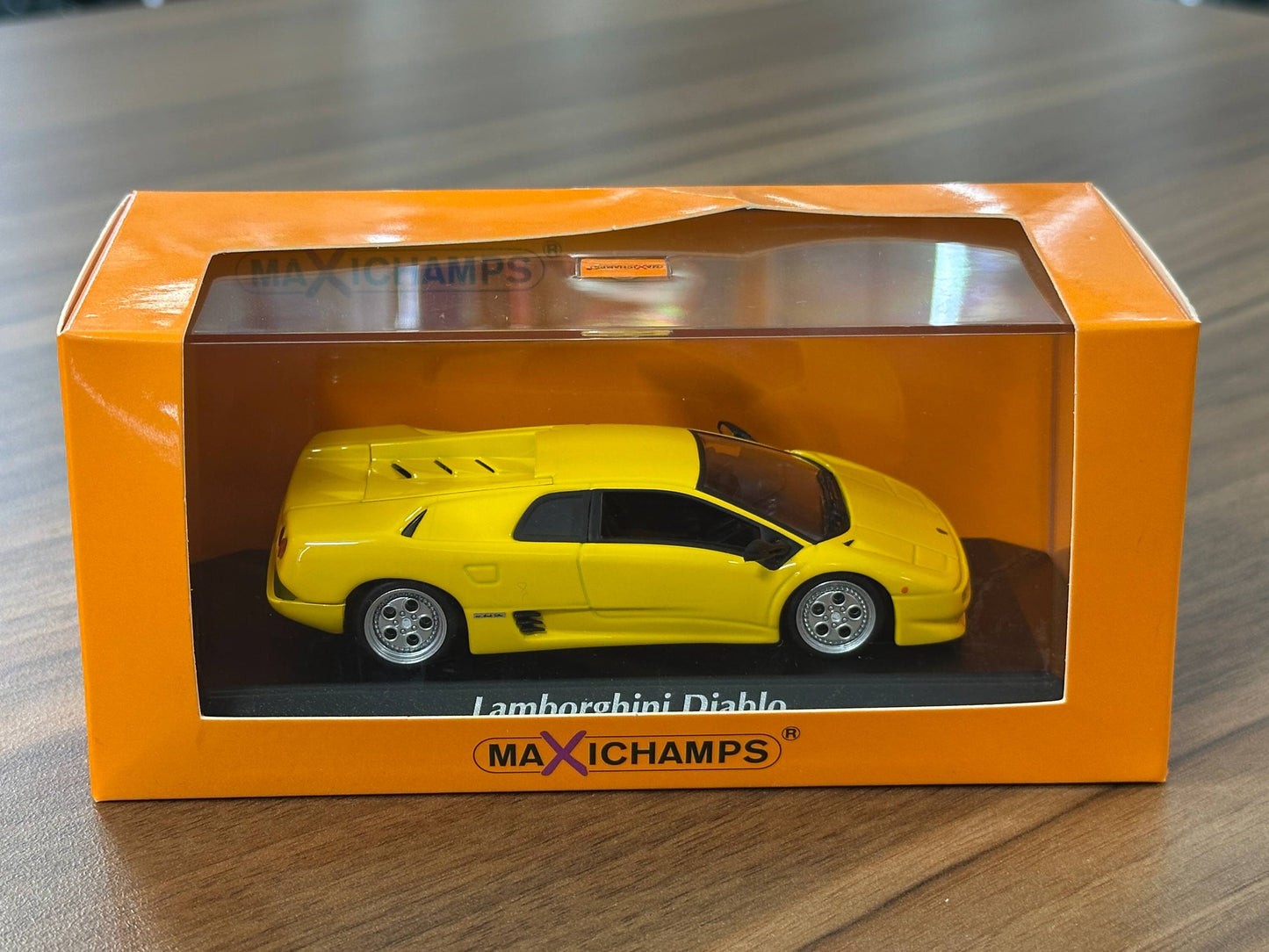 1/43 Diecast Lamborghini Diablo 1994 in Yellow (Maxichamps)