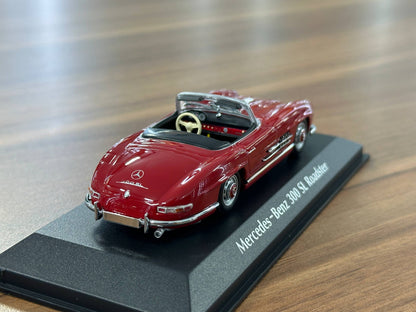 1/43 Diecast Mercedes-Benz 300 SL Roadster 1955 in Red ( Maxichamps)