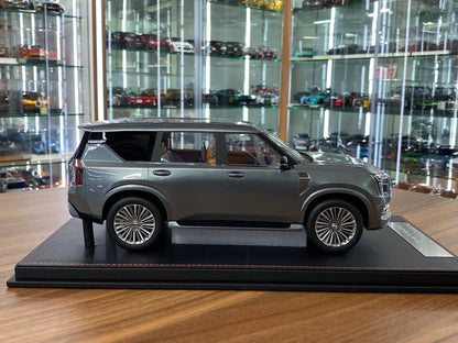 1/18 Resin Diamand Nissan Patrol Y63  Platinum – Grey – Limited Edition 50 pcs