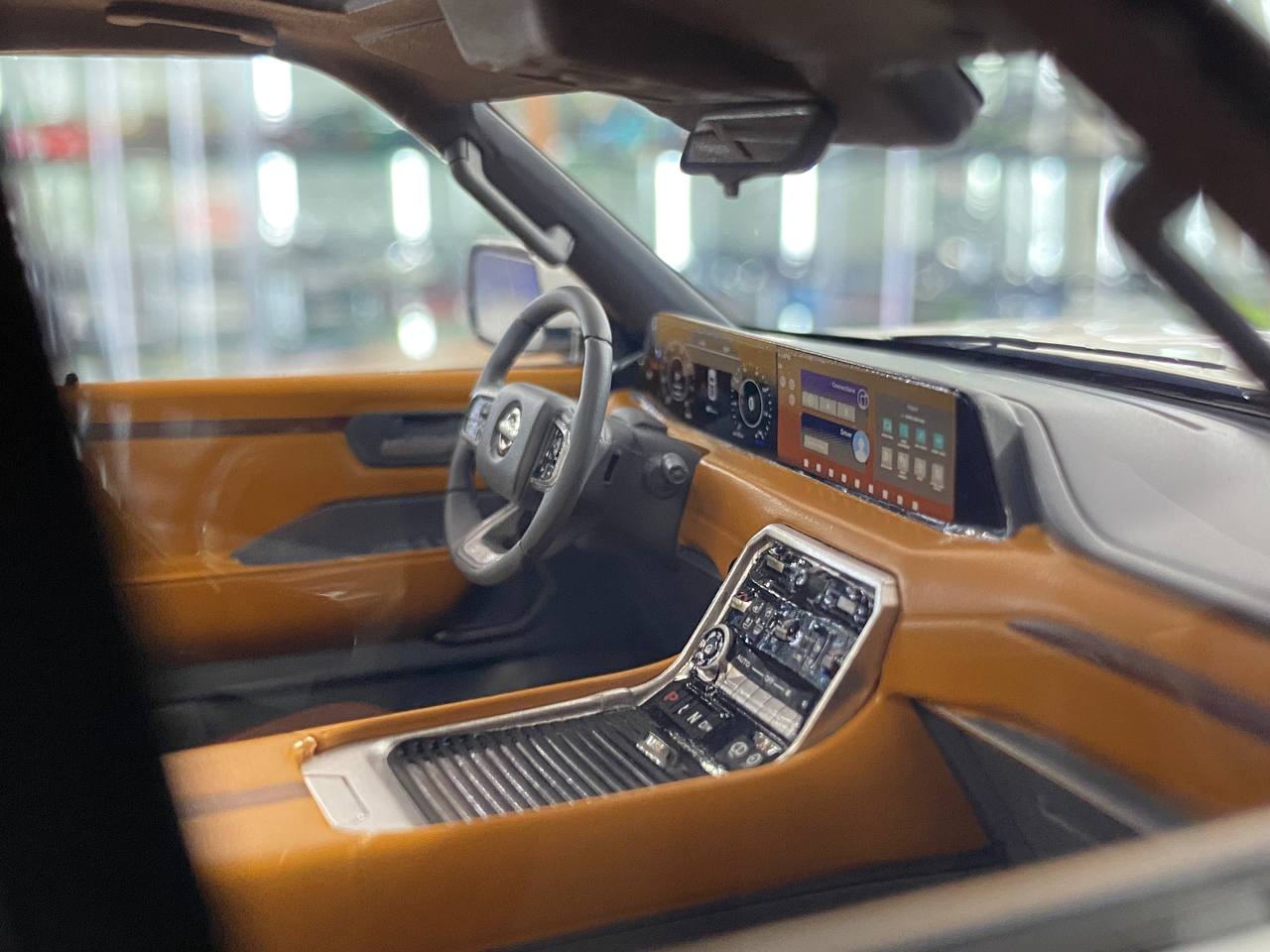 1/18 Resin Diamand Nissan Patrol Y63  Platinum – White – Limited Edition 50 pcs