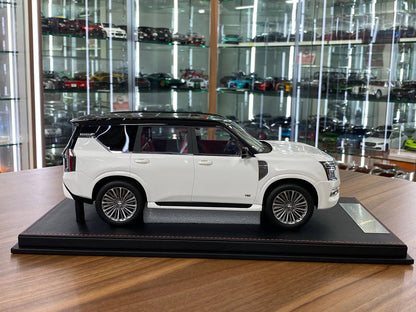 1/18 Resin Diamand Nissan Patrol Y63 Platinum – White / Black – Limited Edition - 75 pcs