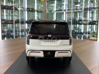 1/18 Resin Diamand Nissan Patrol Y63 Platinum – White / Black – Limited Edition - 75 pcs