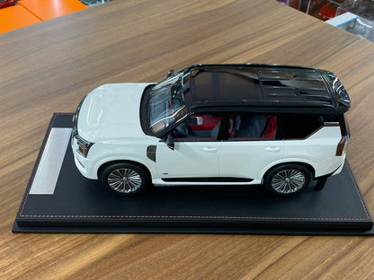 1/18 Resin Diamand Nissan Patrol Y63 Platinum – White / Black – Limited Edition - 75 pcs