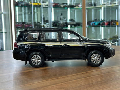 1:18 Diecast Model FAW Toys Dealer Edition Toyota Land Cruiser LC 200 (2012) – Black (Full Opening)