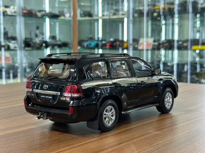 1:18 Diecast Model FAW Toys Dealer Edition Toyota Land Cruiser LC 200 (2012) – Black (Full Opening)