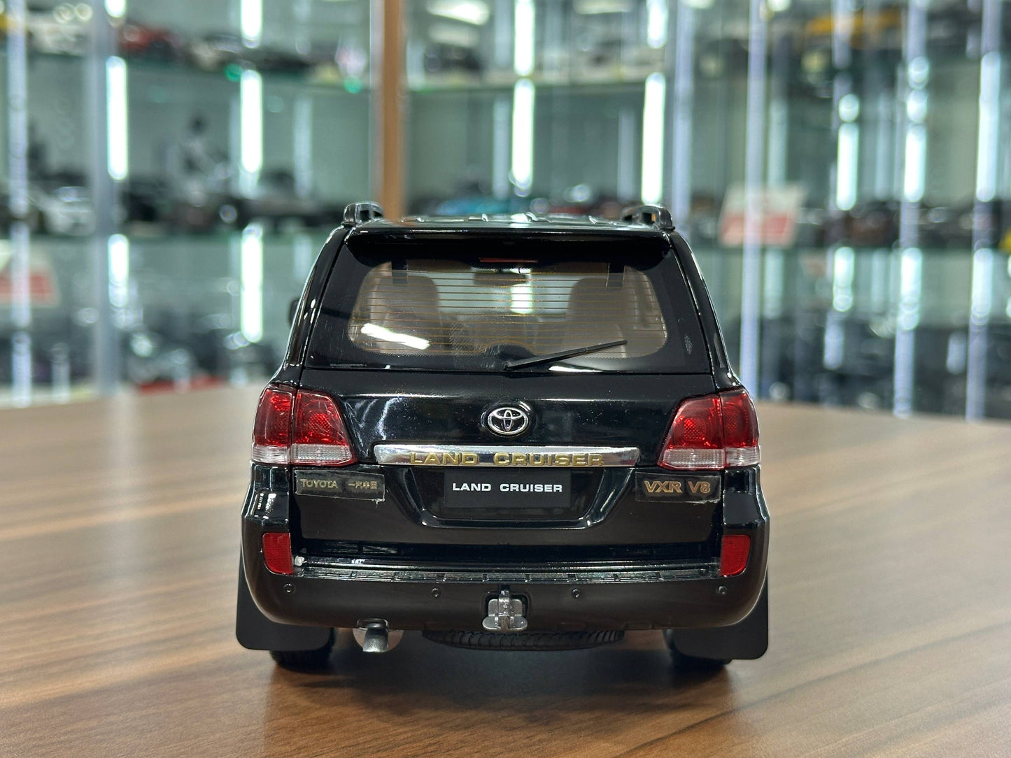1:18 Diecast Model FAW Toys Dealer Edition Toyota Land Cruiser LC 200 (2012) – Black (Full Opening)