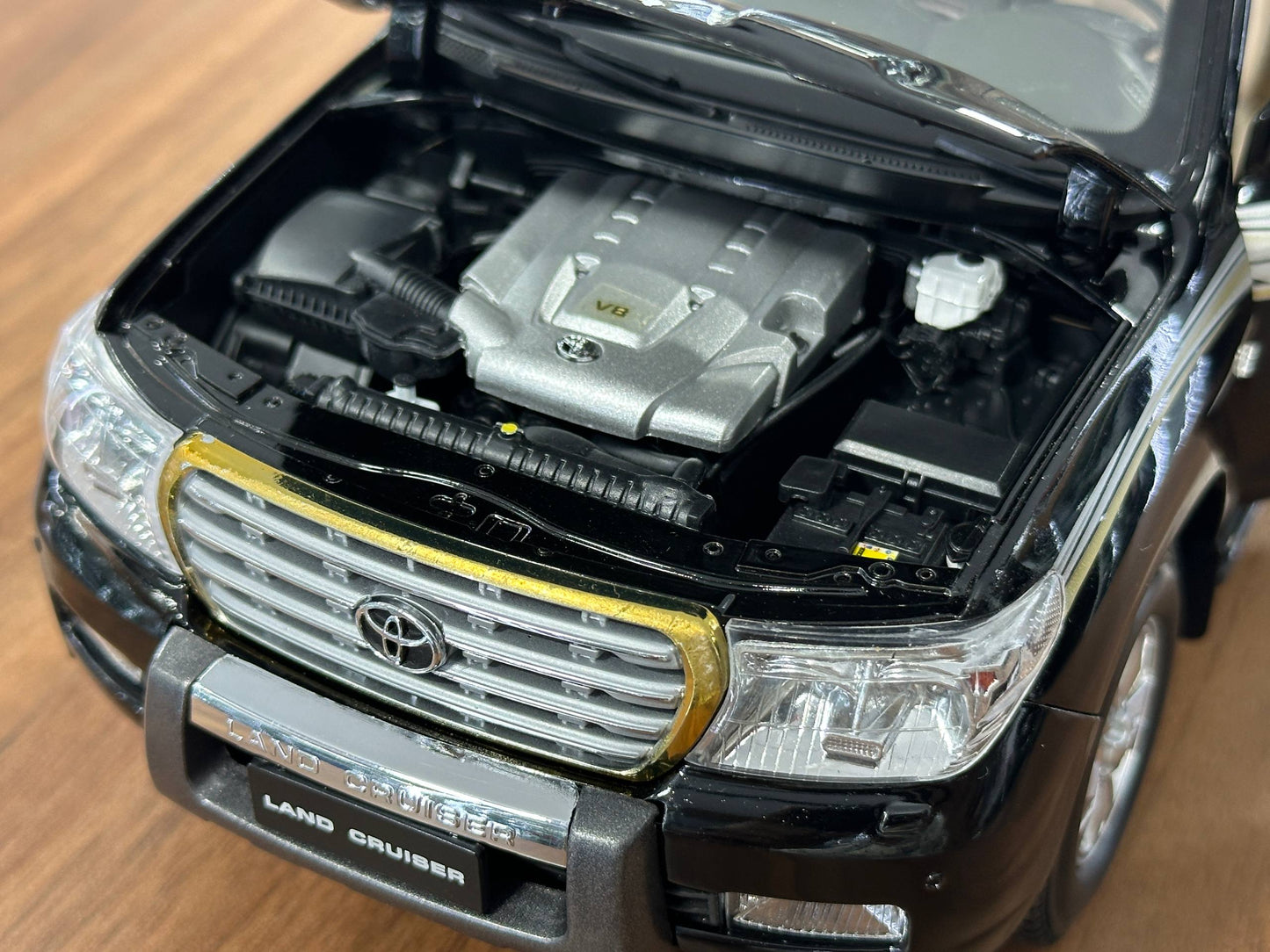 1:18 Diecast Model FAW Toys Dealer Edition Toyota Land Cruiser LC 200 (2012) – Black (Full Opening)