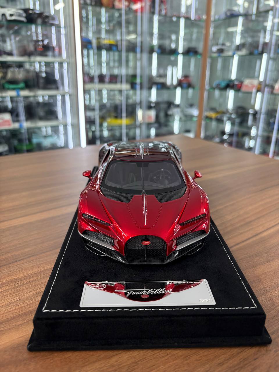 HH Models Bugatti Tourbillon – Red & Carbon Fibre Crimson – 1:18 Resin Model ( Limited 30 pcs)