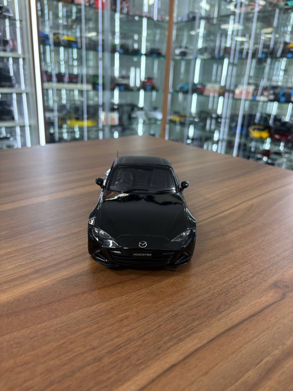 First 18 Models Mazda MX‑5 Roadster – Black – 1:18 Diecast Model