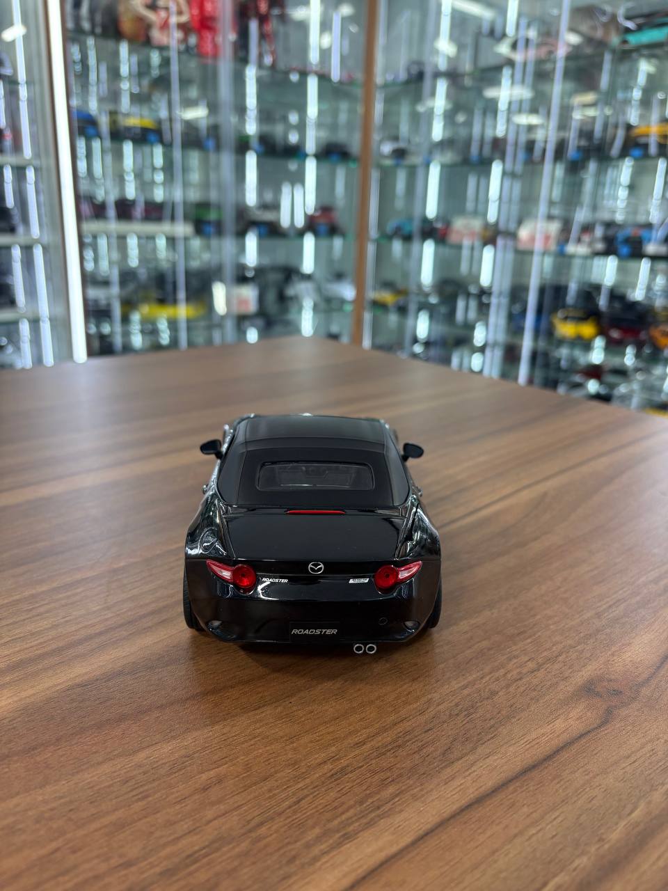 First 18 Models Mazda MX‑5 Roadster – Black – 1:18 Diecast Model