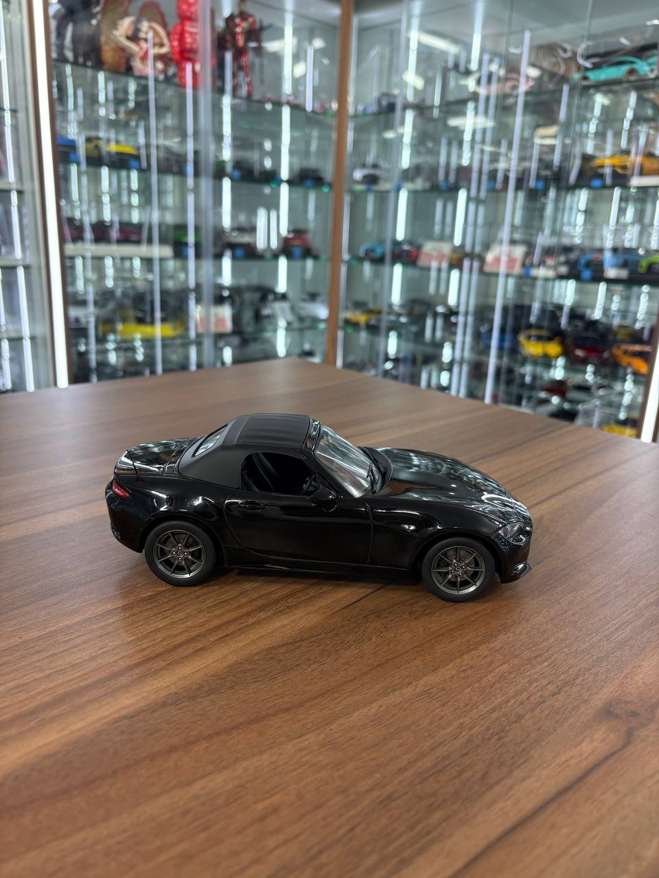 First 18 Models Mazda MX‑5 Roadster – Black – 1:18 Diecast Model
