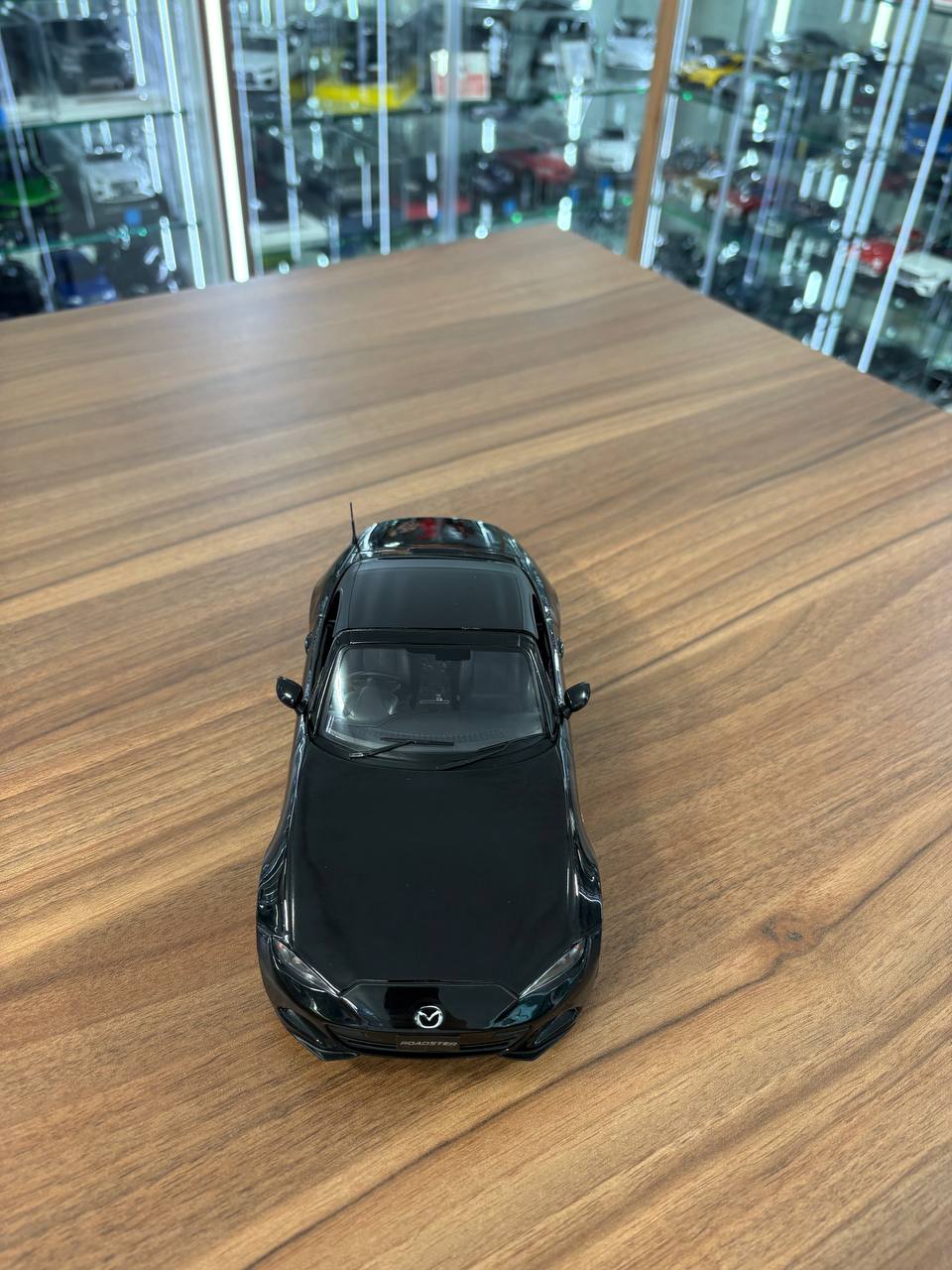First 18 Models Mazda MX‑5 Roadster – Black – 1:18 Diecast Model