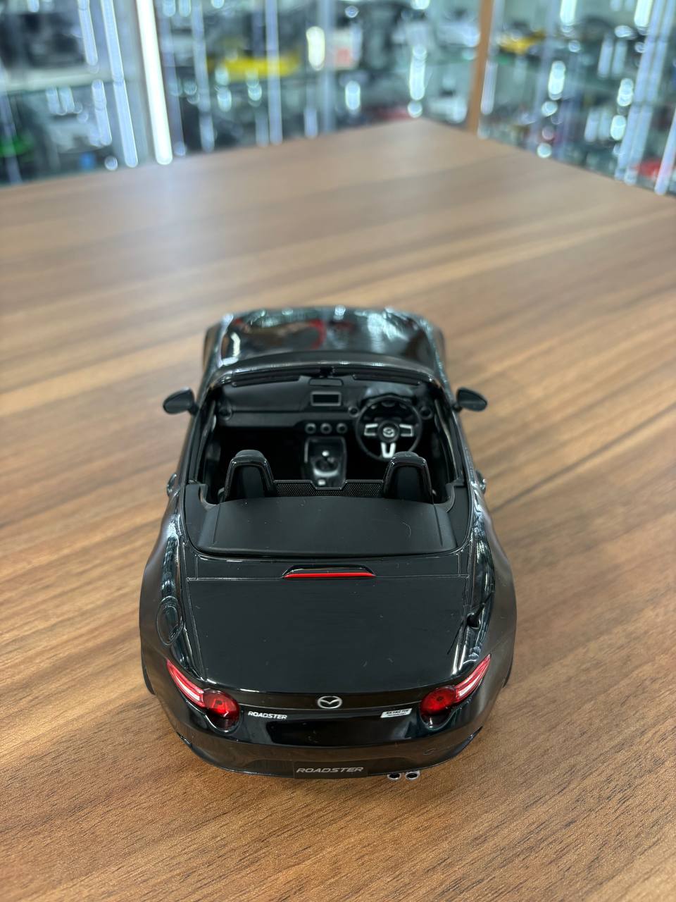 First 18 Models Mazda MX‑5 Roadster – Black – 1:18 Diecast Model