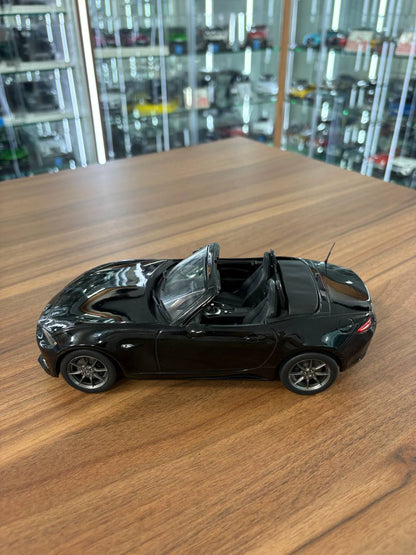 First 18 Models Mazda MX‑5 Roadster – Black – 1:18 Diecast Model