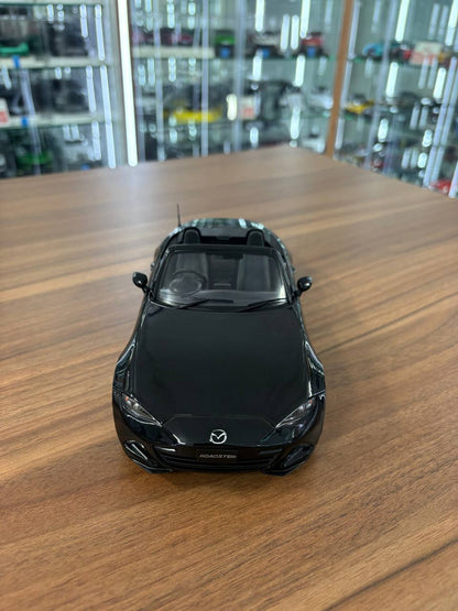 First 18 Models Mazda MX‑5 Roadster – Black – 1:18 Diecast Model