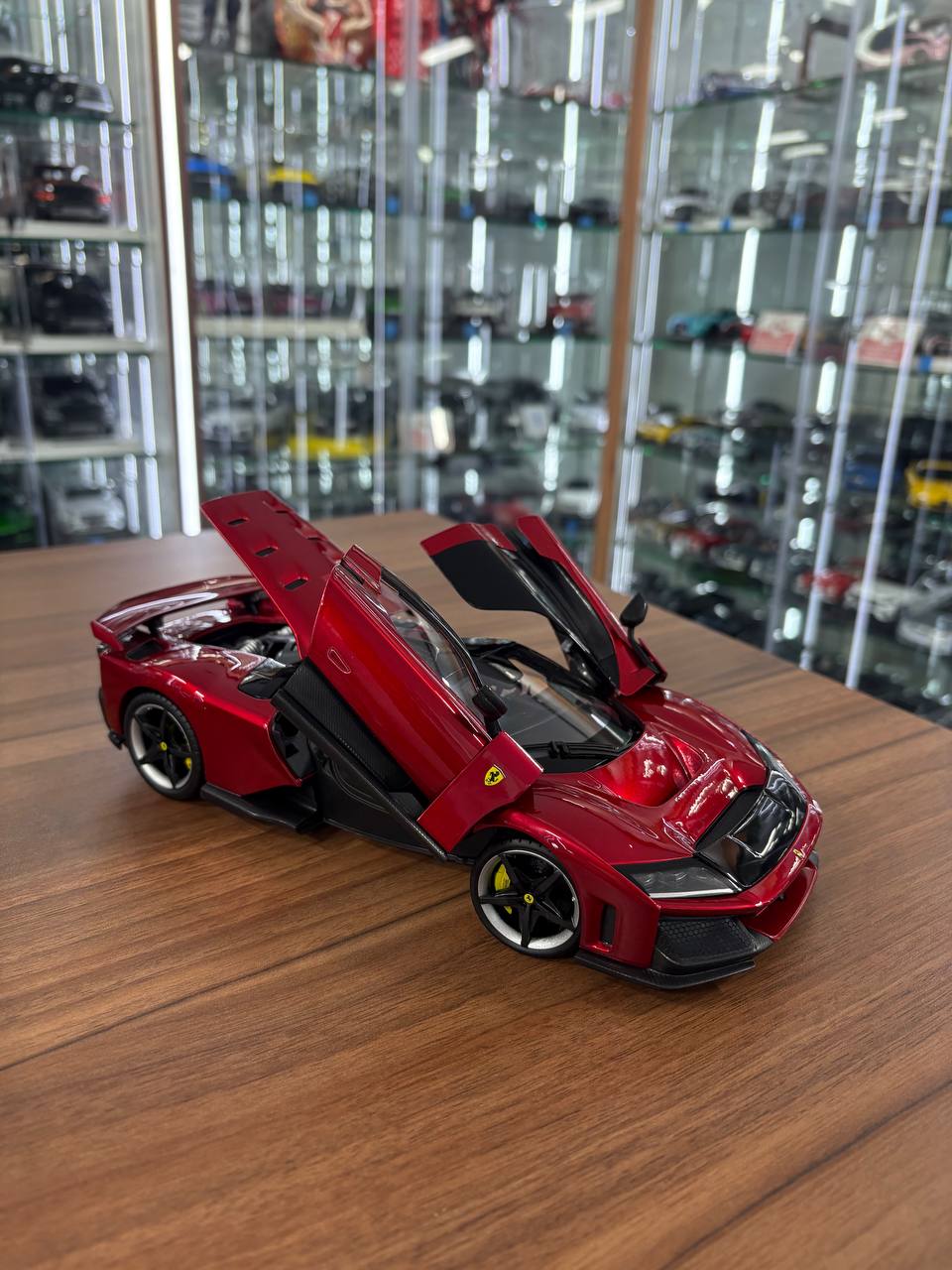 Bburago Signature Models Ferrari F80 – Red – 1:18 Diecast Model (Full Opening)