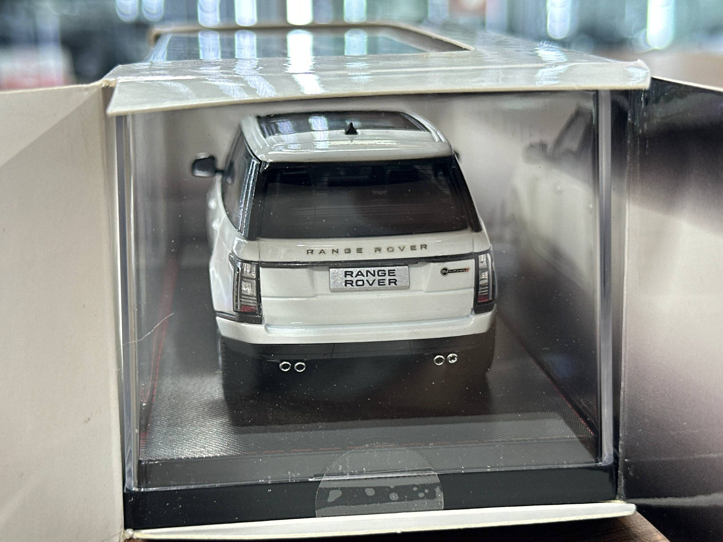 1/43 Diecast LCD Models Range Rover SV Autobiography - White