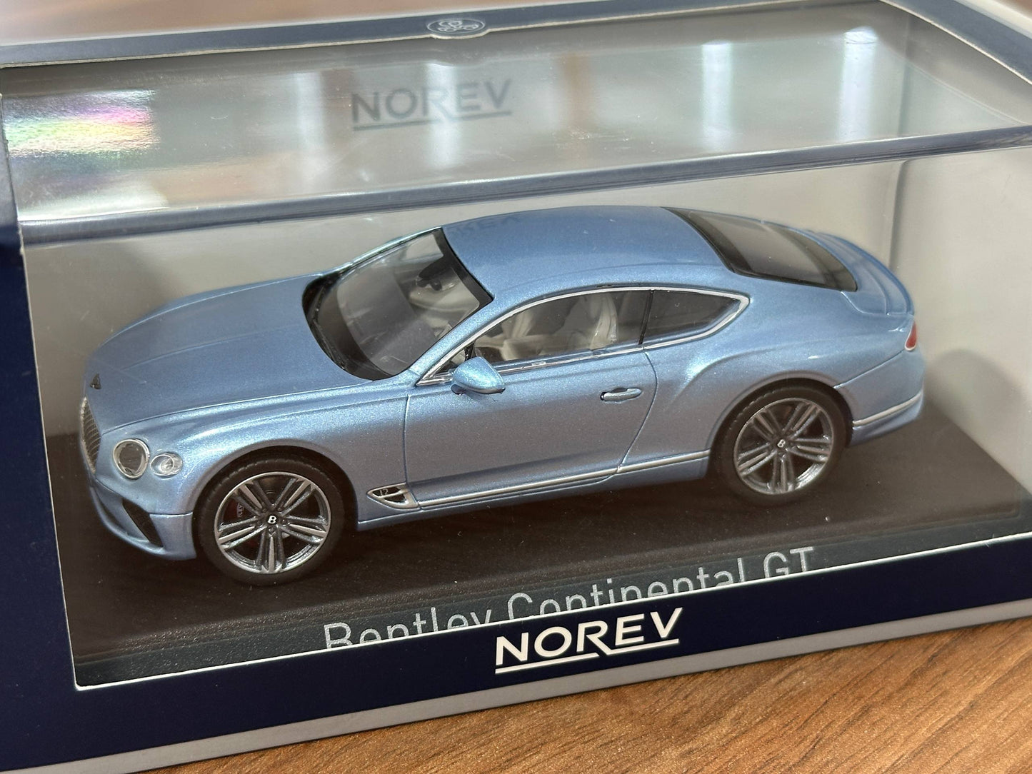 Norev Bentley Continental GT (2018) – Silverlake – 1/43 Diecast Model