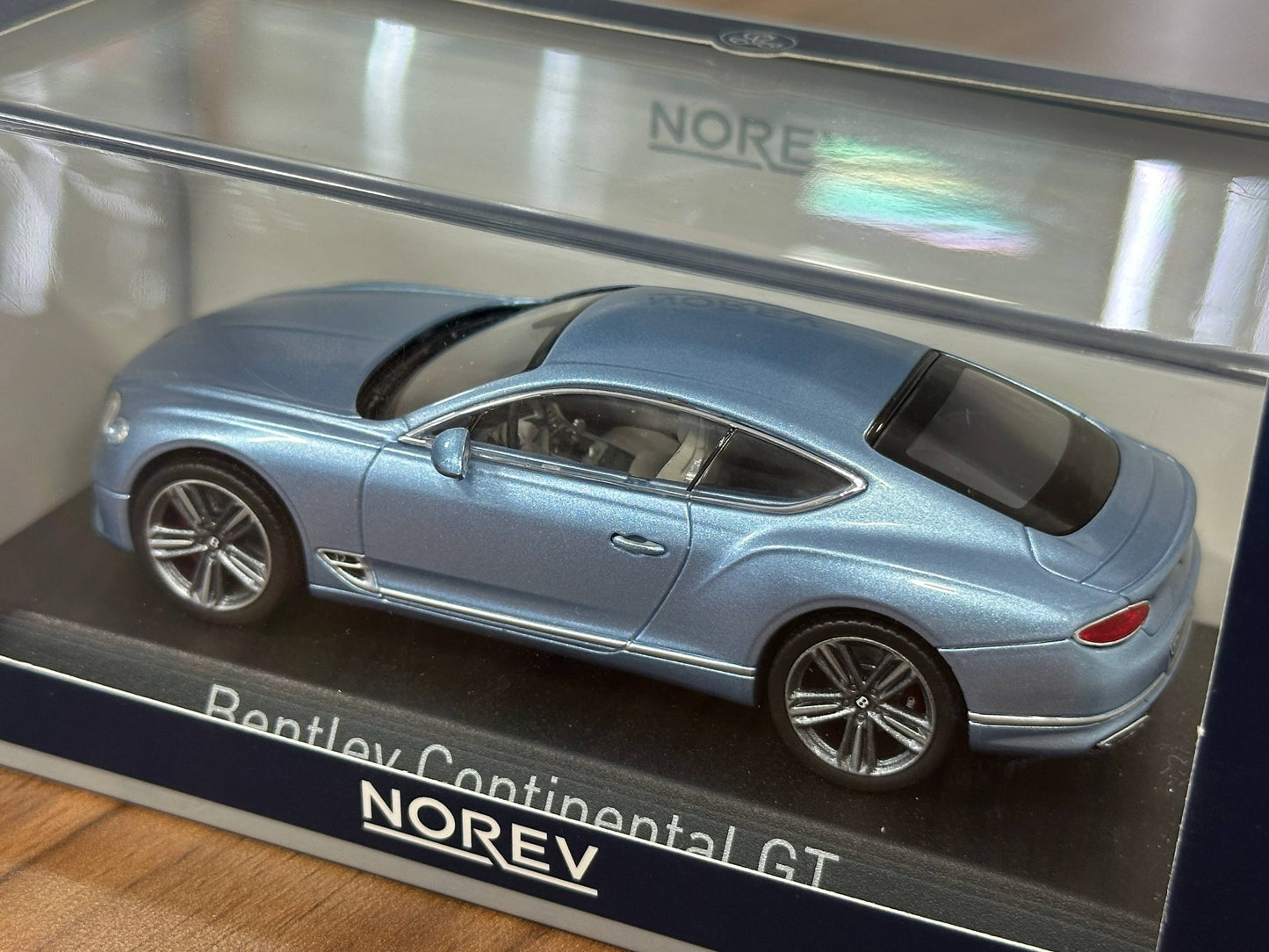 Norev Bentley Continental GT (2018) – Silverlake – 1/43 Diecast Model