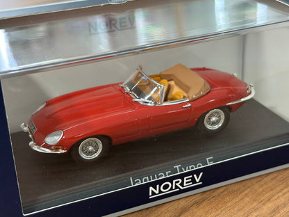 Norev Jaguar E-Type Cabriolet (1961) – Carmin Red – 1:43 Diecast Model