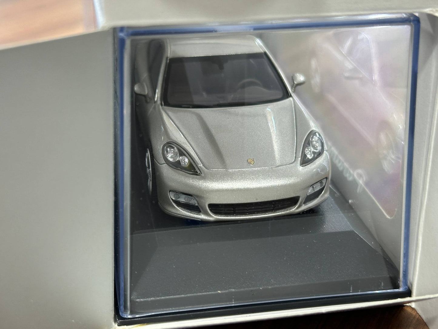Minichamps Porsche Panamera Turbo – Gold – 1:43 Diecast Model