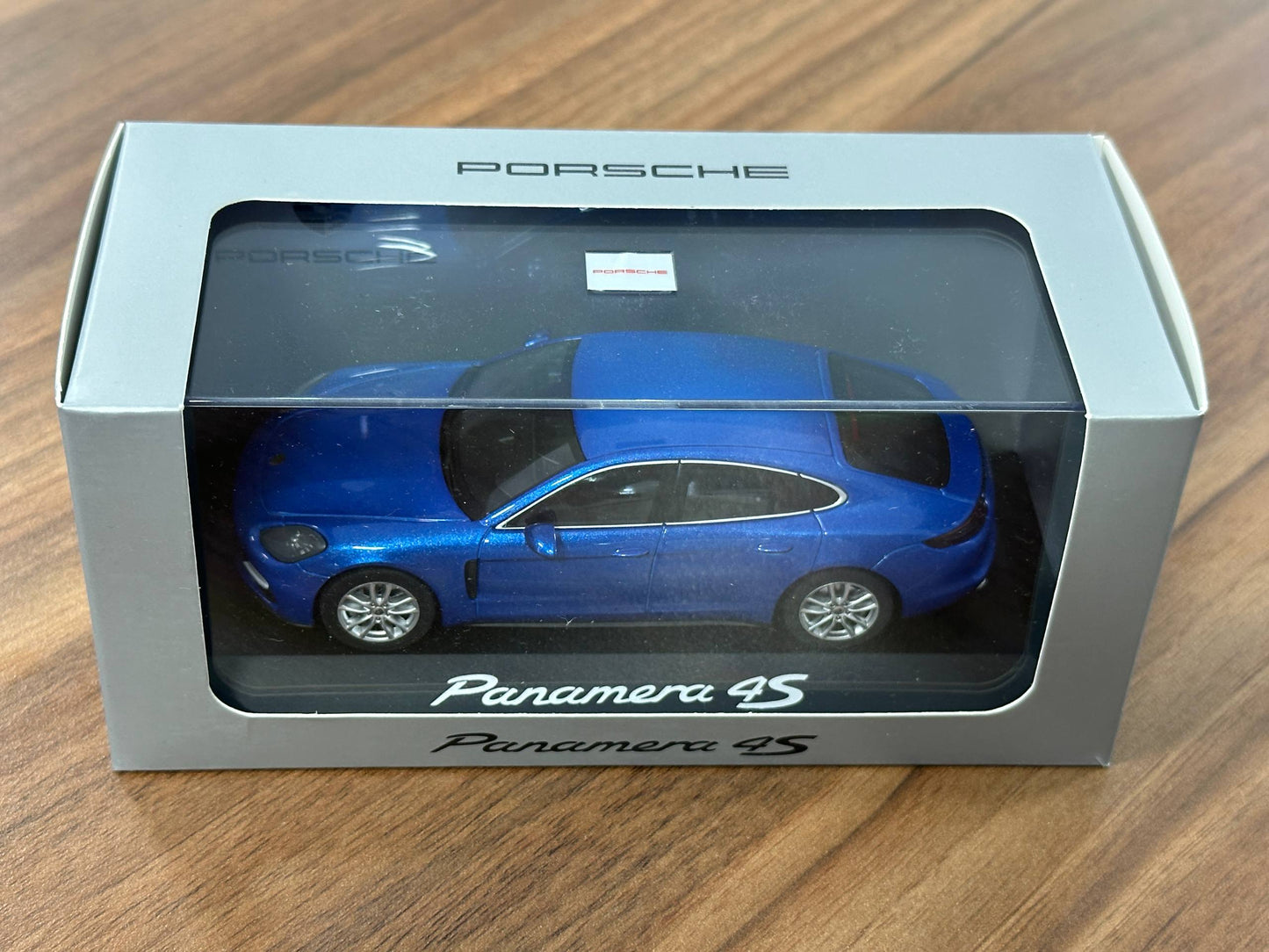 Porsche Official Panamera 4S – Blue Metallic – 1:43 Diecast Model