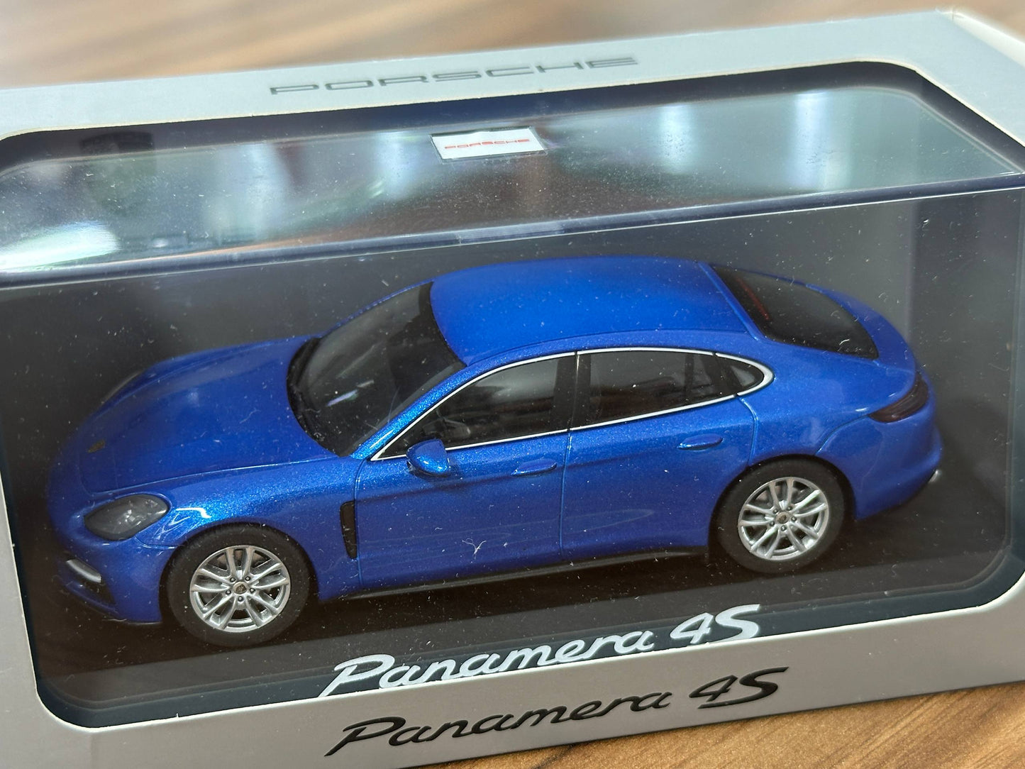 Porsche Official Panamera 4S – Blue Metallic – 1:43 Diecast Model