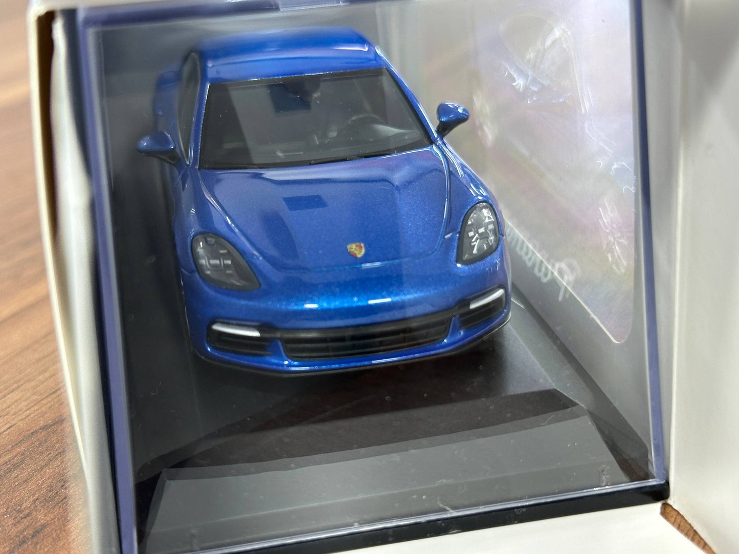Porsche Official Panamera 4S – Blue Metallic – 1:43 Diecast Model