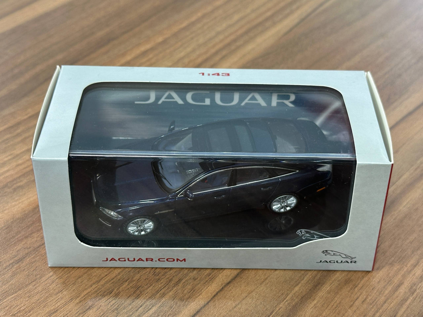 ixo Models Jaguar XJ – Dark Sapphire – 1:43 Diecast Model
