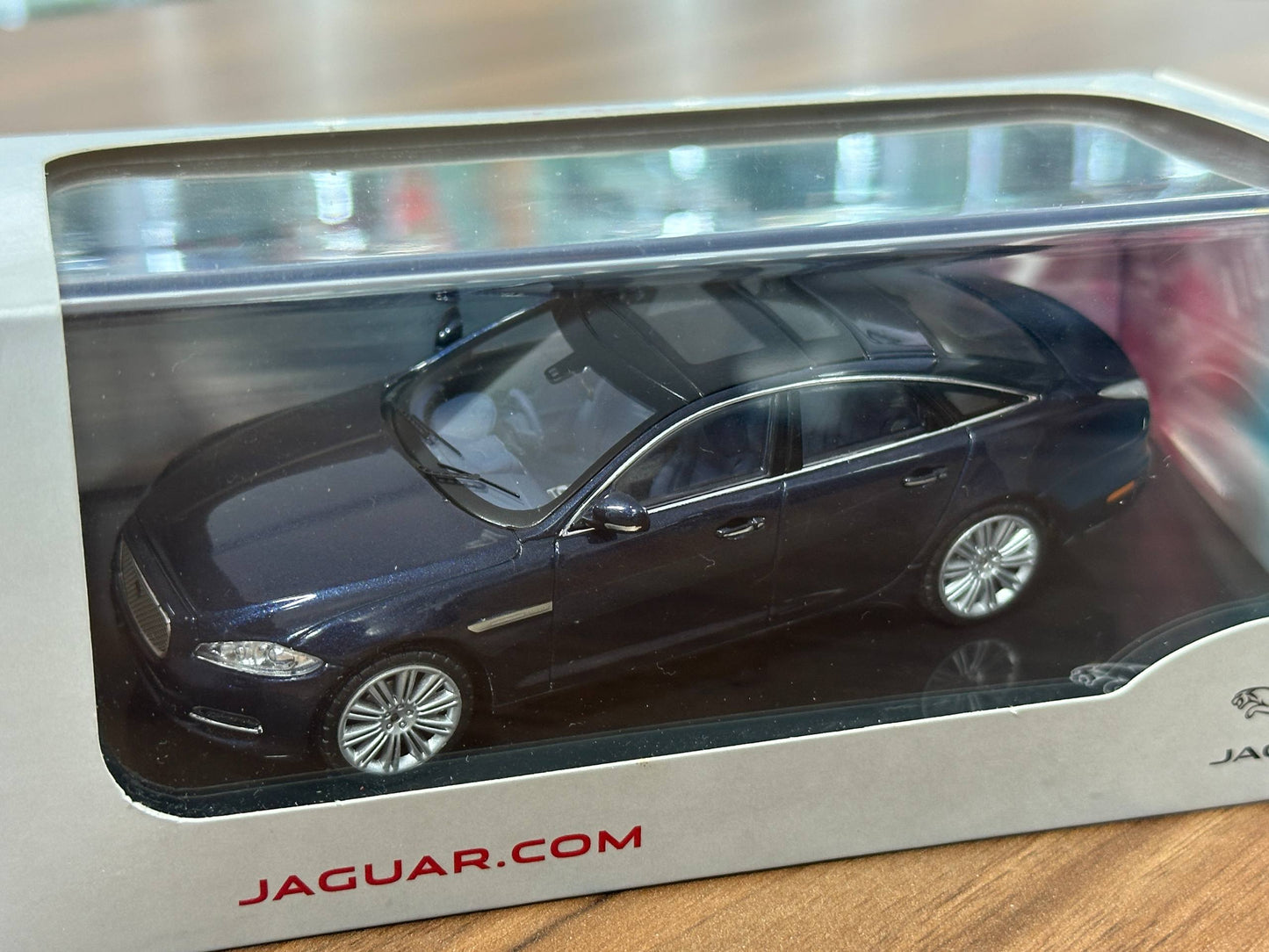 ixo Models Jaguar XJ – Dark Sapphire – 1:43 Diecast Model
