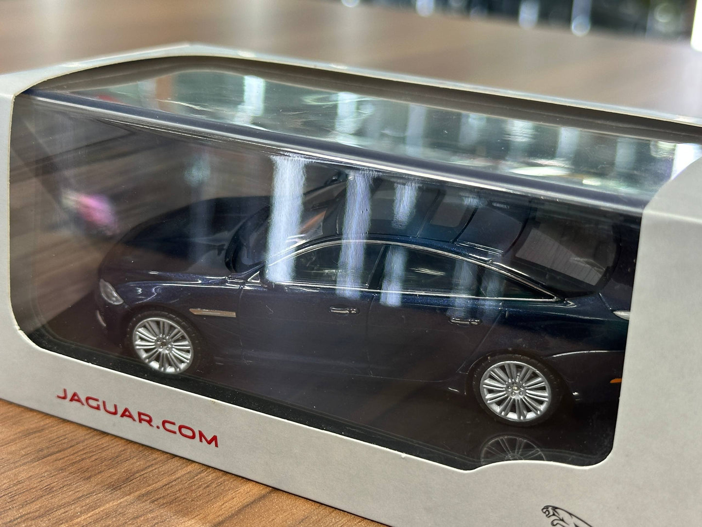 ixo Models Jaguar XJ – Dark Sapphire – 1:43 Diecast Model