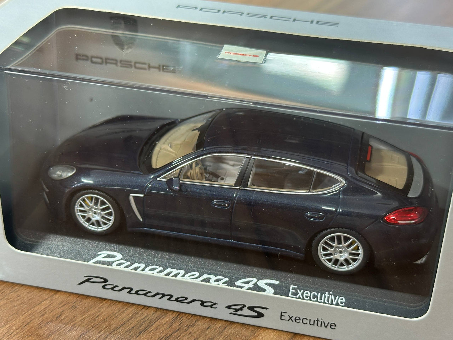 Minichamps Porsche Panamera 4S Executive – Dark Blue – 1:43 Diecast Model