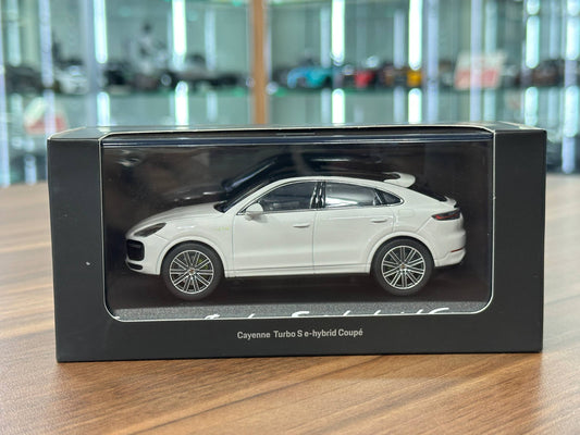 Norev Porsche Cayenne Turbo S E-Hybrid Coupé – White – 1:43 Diecast Model