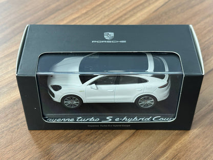 Norev Porsche Cayenne Turbo S E-Hybrid Coupé – White – 1:43 Diecast Model