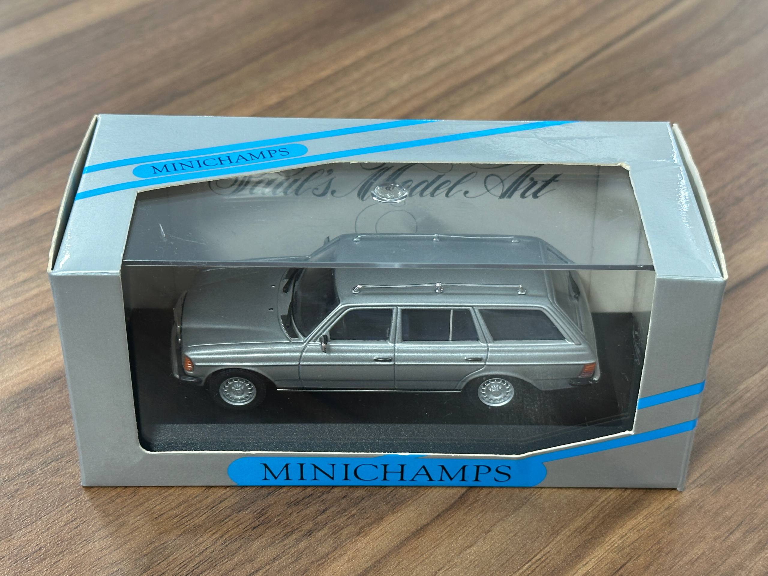 Minichamps Mercedes-Benz W123 Break 230 TE – Silver – 1:43 Diecast