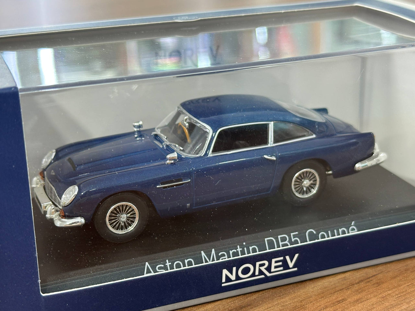 Norev Aston Martin DB5 Coupé (1964) – Night Blue – 1:43 Diecast Model