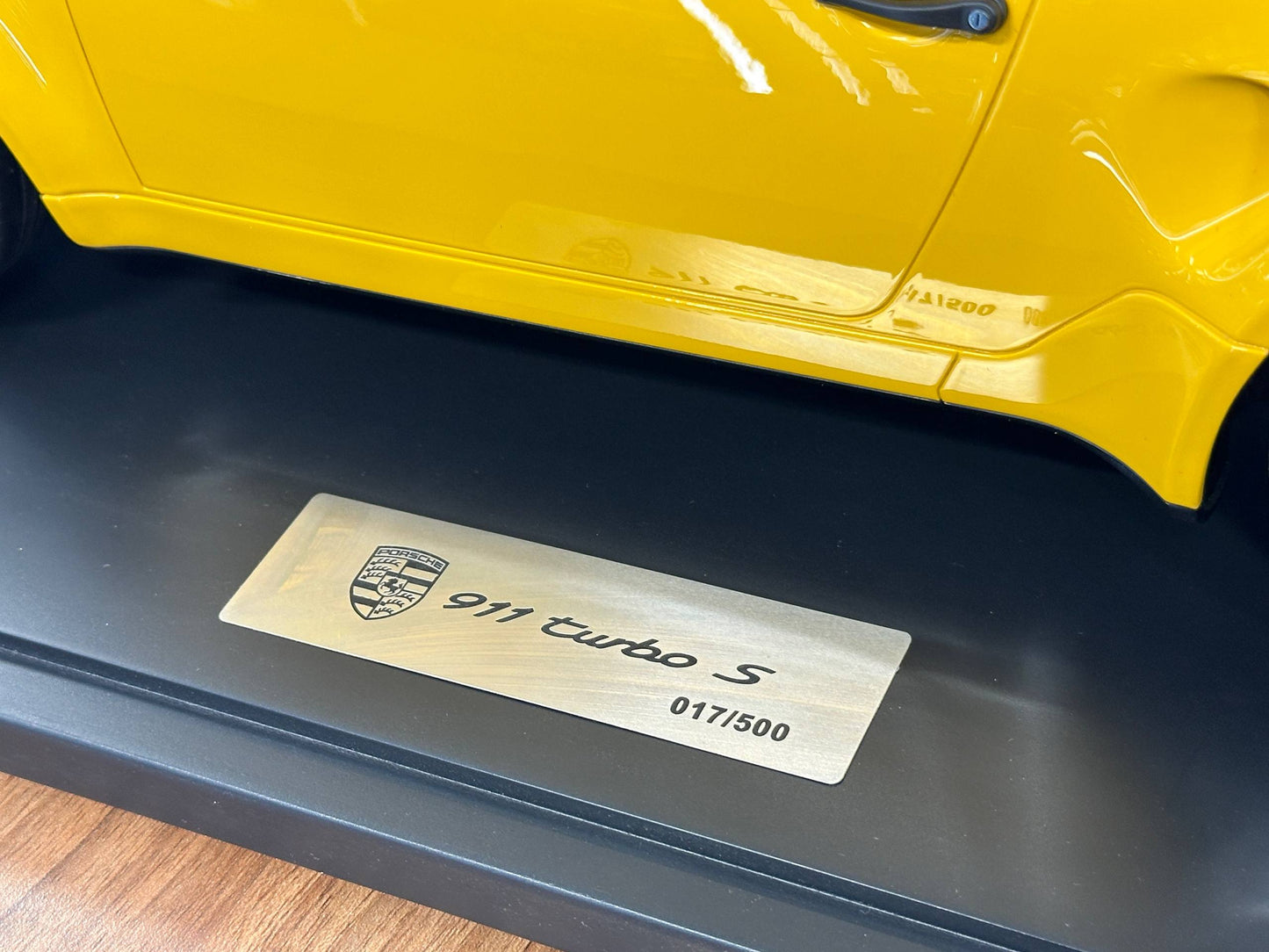 1/8 Resin Model GT Spirit Porsche 911 (964) Turbo S 1994 – Yellow –  (Limited 500 pcs)
