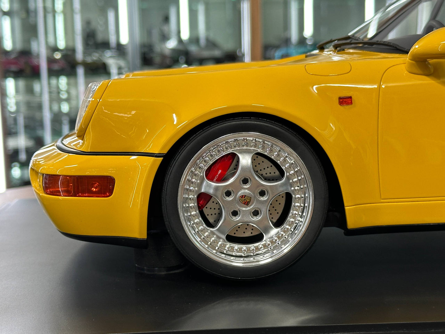 1/8 Resin Model GT Spirit Porsche 911 (964) Turbo S 1994 – Yellow –  (Limited 500 pcs)