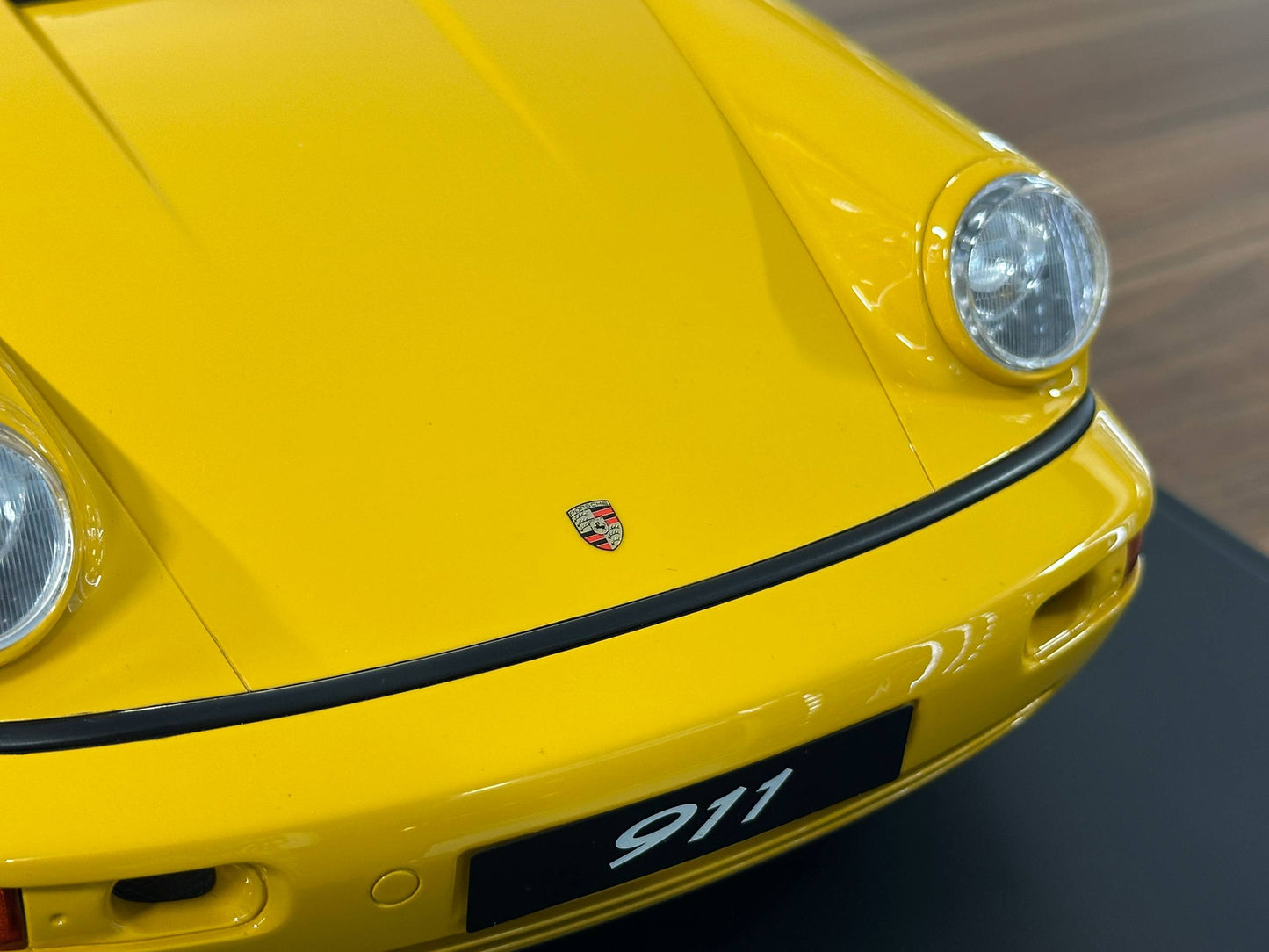 1/8 Resin Model GT Spirit Porsche 911 (964) Turbo S 1994 – Yellow –  (Limited 500 pcs)