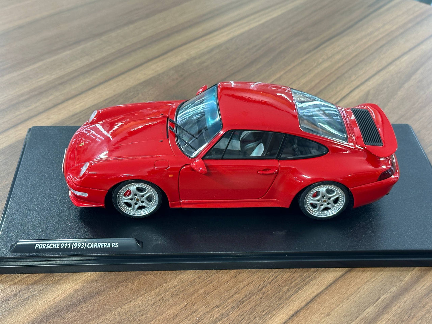 1/18 Diecast Porsche 911 993 Carrera RS 1997 Red by Solido