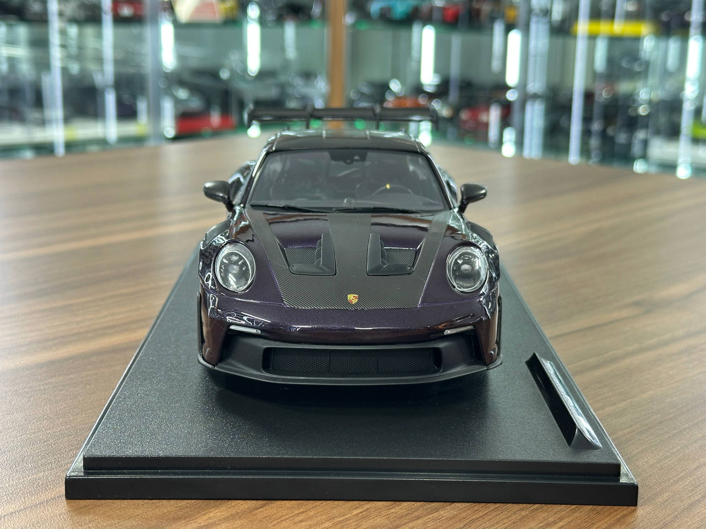 1/18 Diecast Porsche 911 (992) GT3 RS 2024 in Purple by Solido