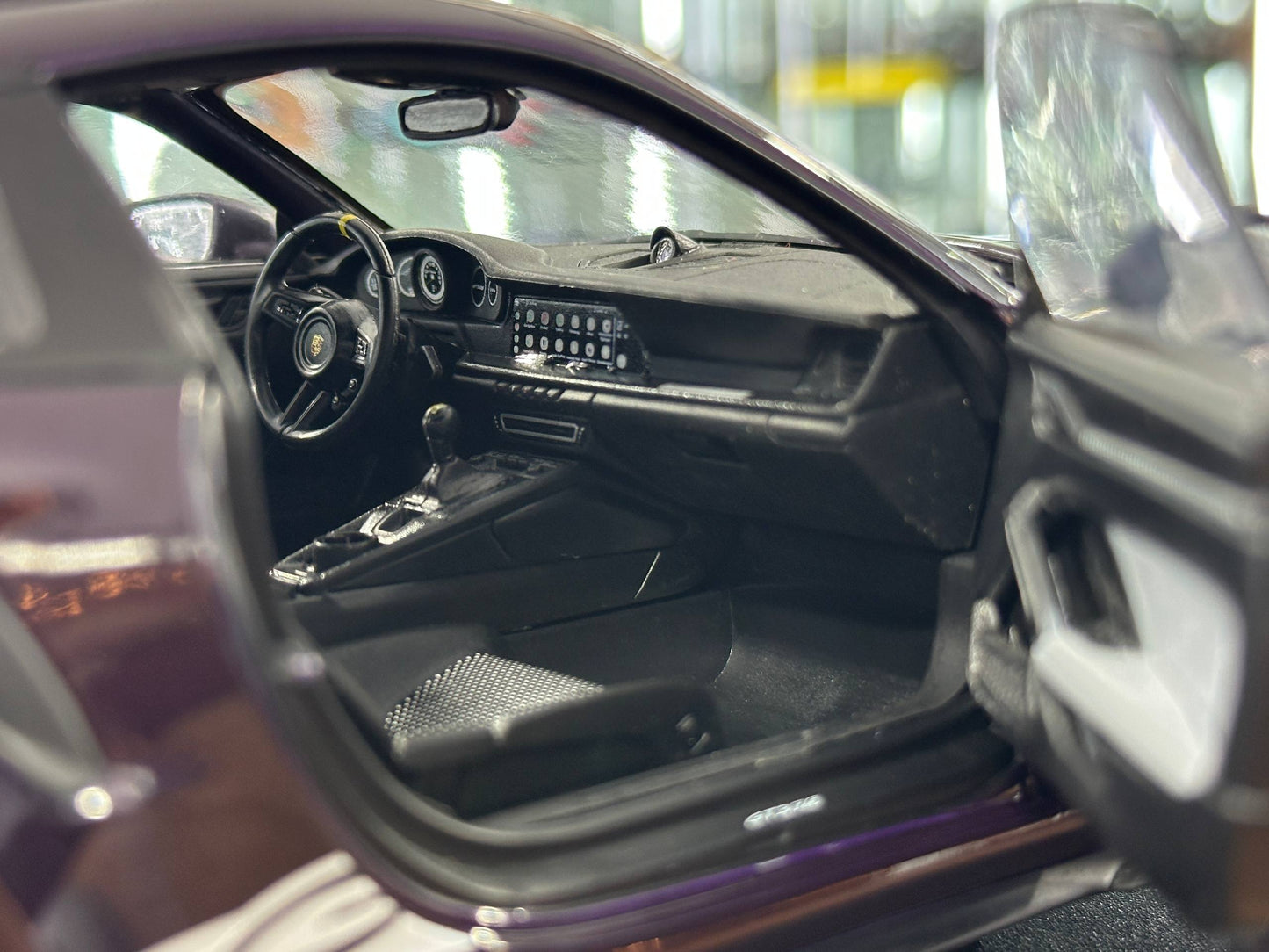 1/18 Diecast Porsche 911 (992) GT3 RS 2024 in Purple by Solido