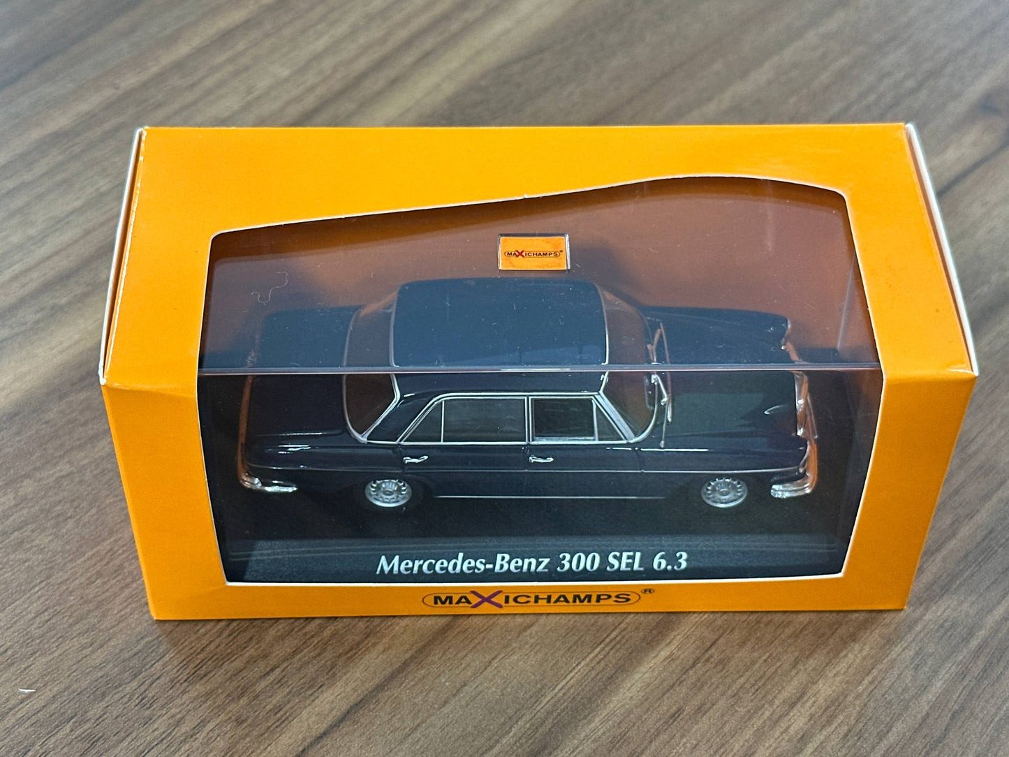 1/43 Diecast Maxichamps Mercedes Benz 300 SEL 6.3 (W109) 1968 Dark Blue