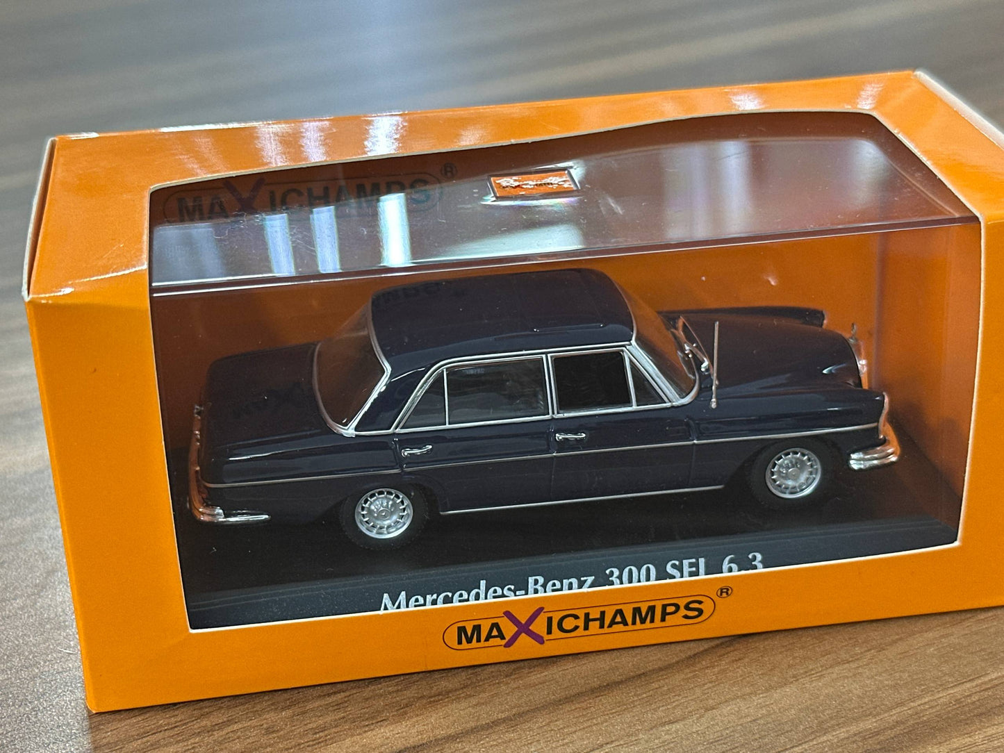 1/43 Diecast Maxichamps Mercedes Benz 300 SEL 6.3 (W109) 1968 Dark Blue