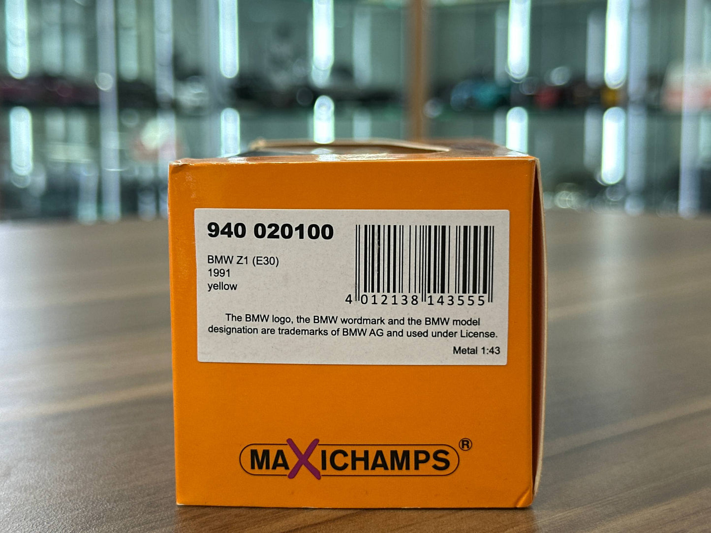 1/43 Diecast Maxichamps BMW Z1 (E30) 1991 Yellow