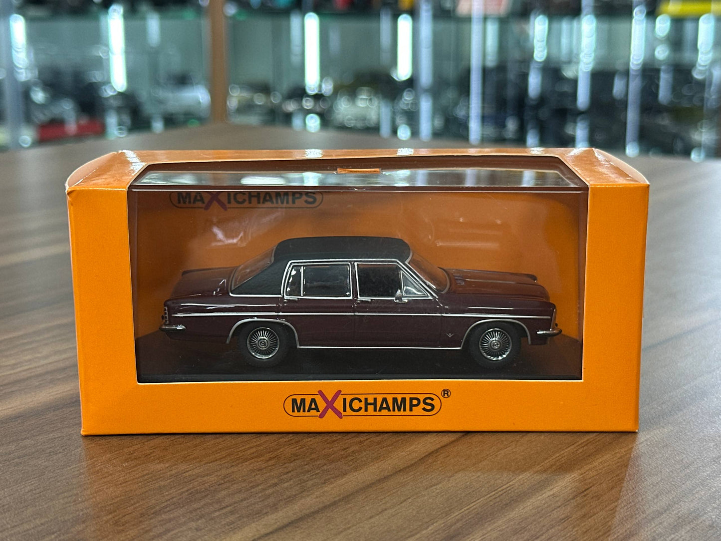 1/43 Diecast Maxichamps Opel Diplomat 1969 in Dark Red